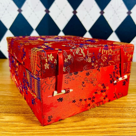 Rose Medallion Vase Pair Porcelain Hand-Painted w/ Stands & Red Presentation Box - Picture 14 of 14